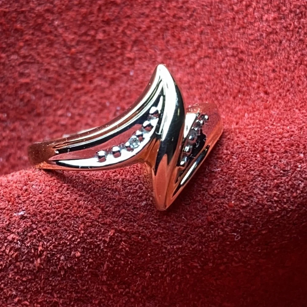 Solid 10K Gold & Diamond Ring 6.5